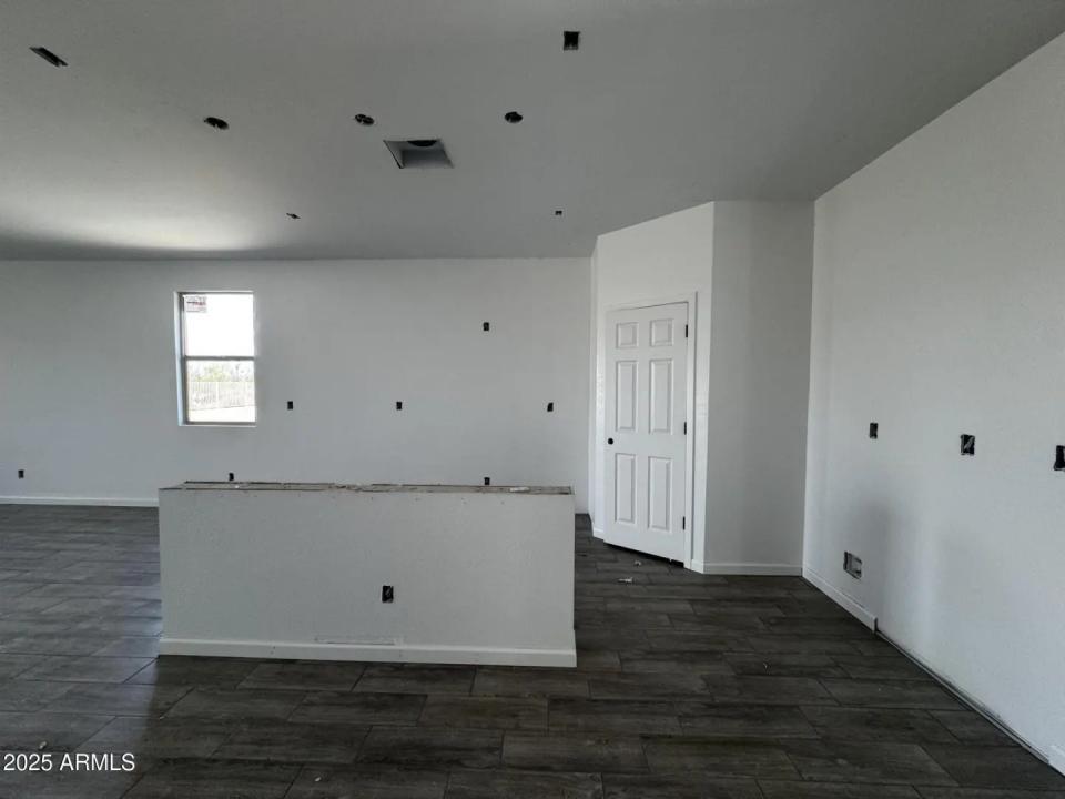 Real Estate Picture 9