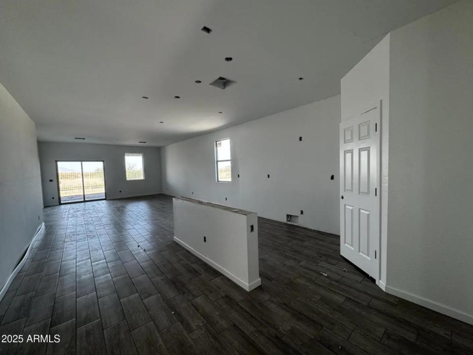 Real Estate Picture 10