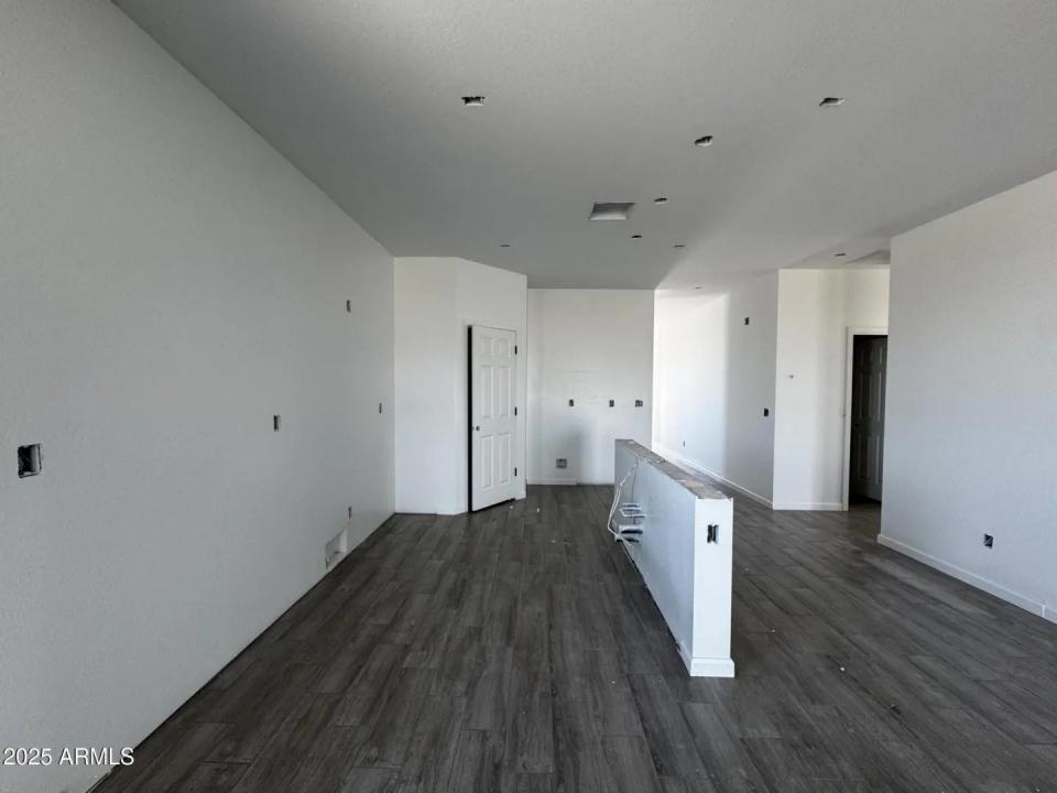 Real Estate Picture 12