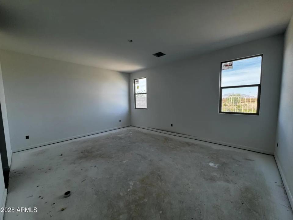 Real Estate Picture 15