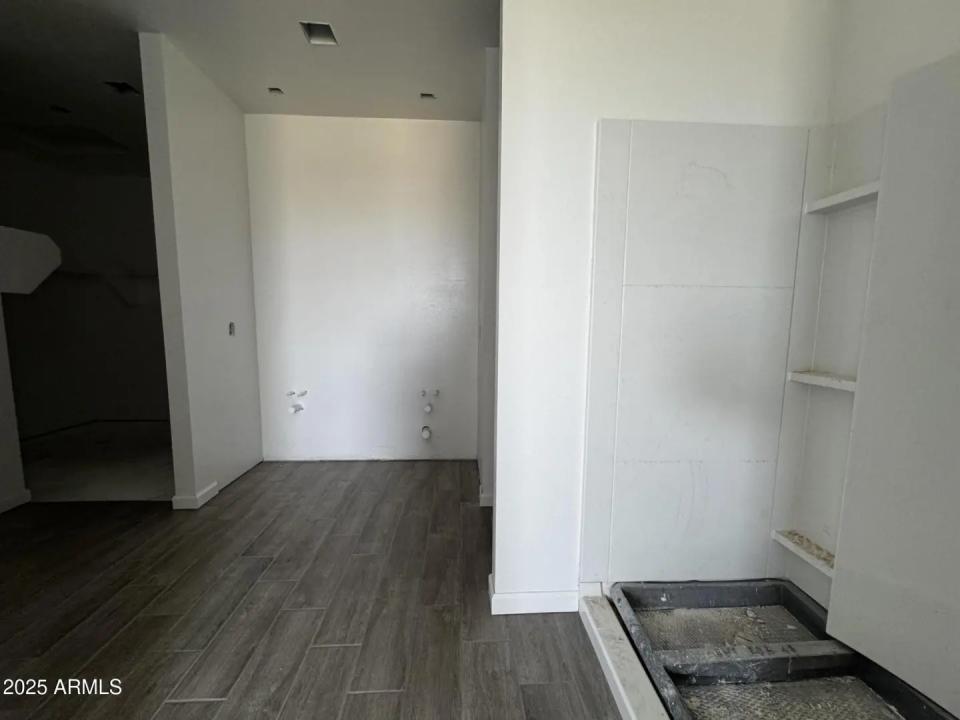 Real Estate Picture 16