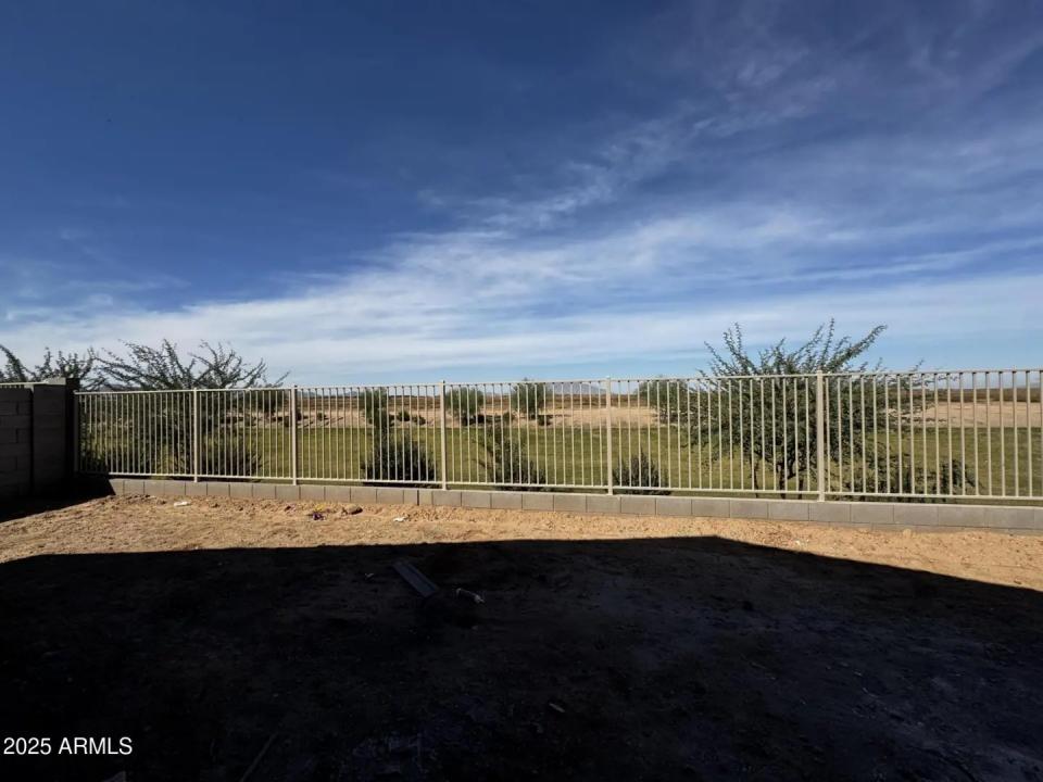 Real Estate Picture 17