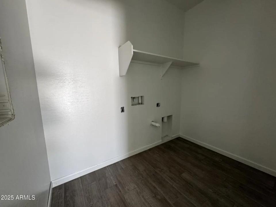 Real Estate Picture 22