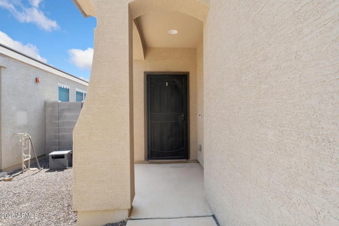 Real Estate Picture 17