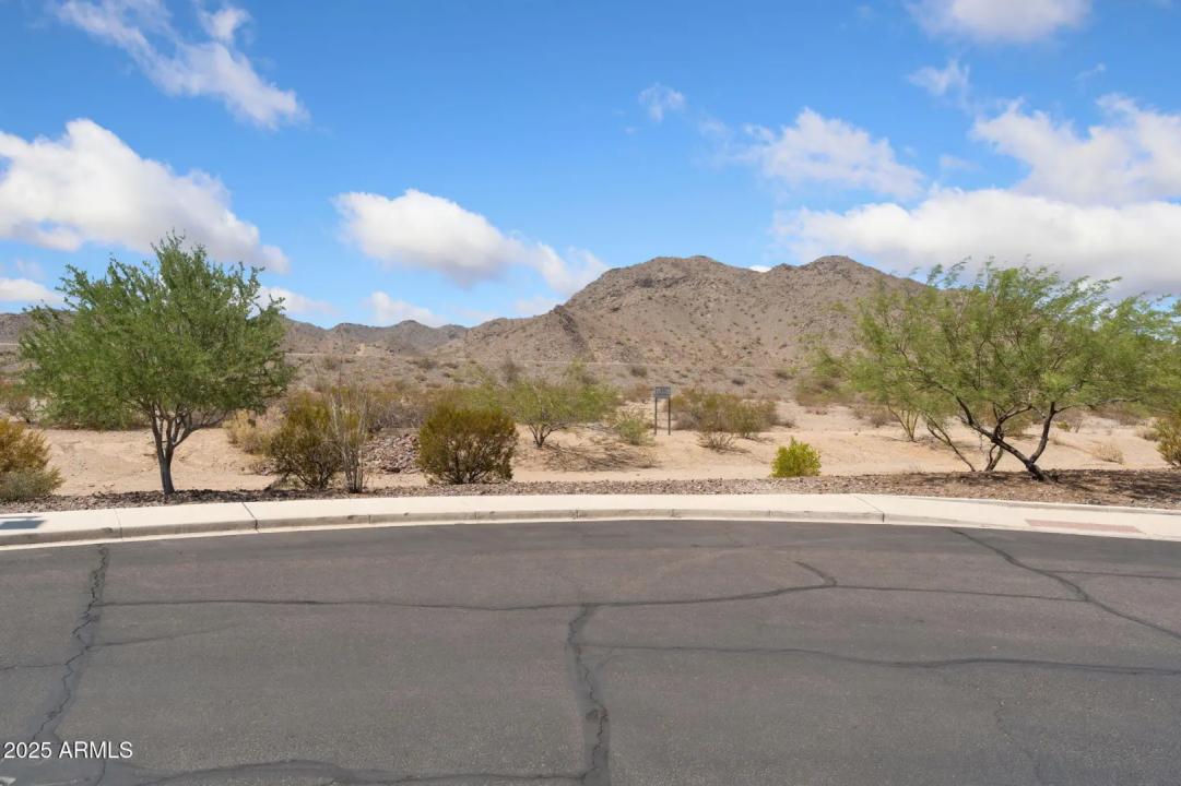 Real Estate Picture 20