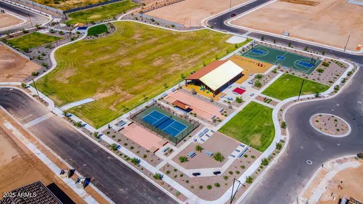 Real Estate Picture 8