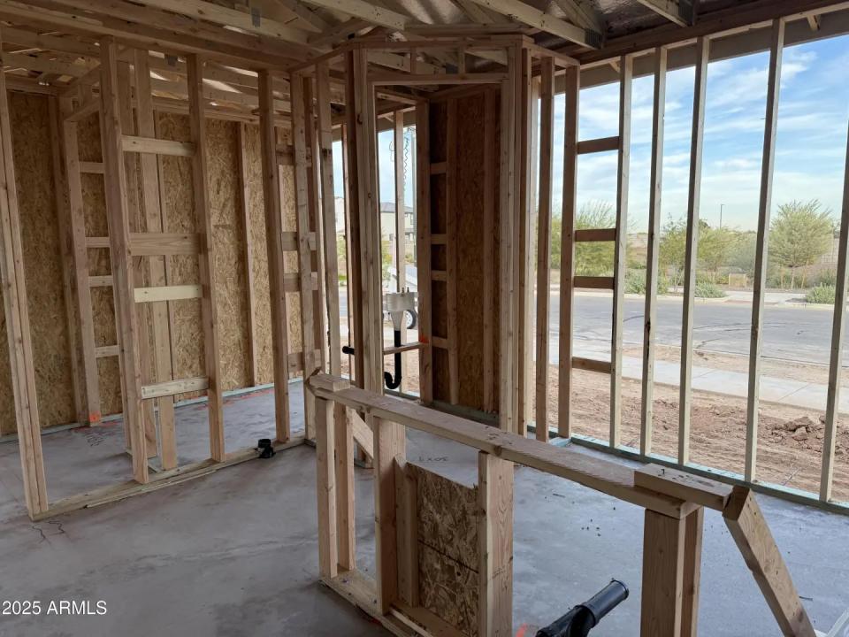 Real Estate Picture 3