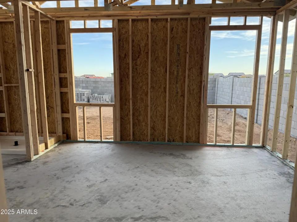 Real Estate Picture 5