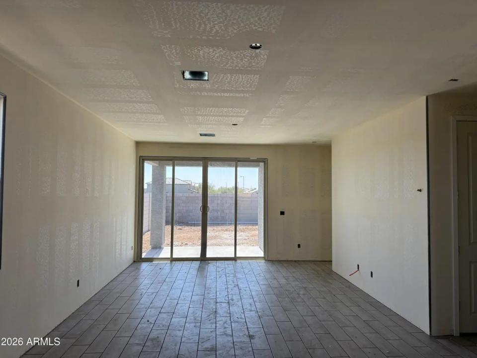 Real Estate Picture 5