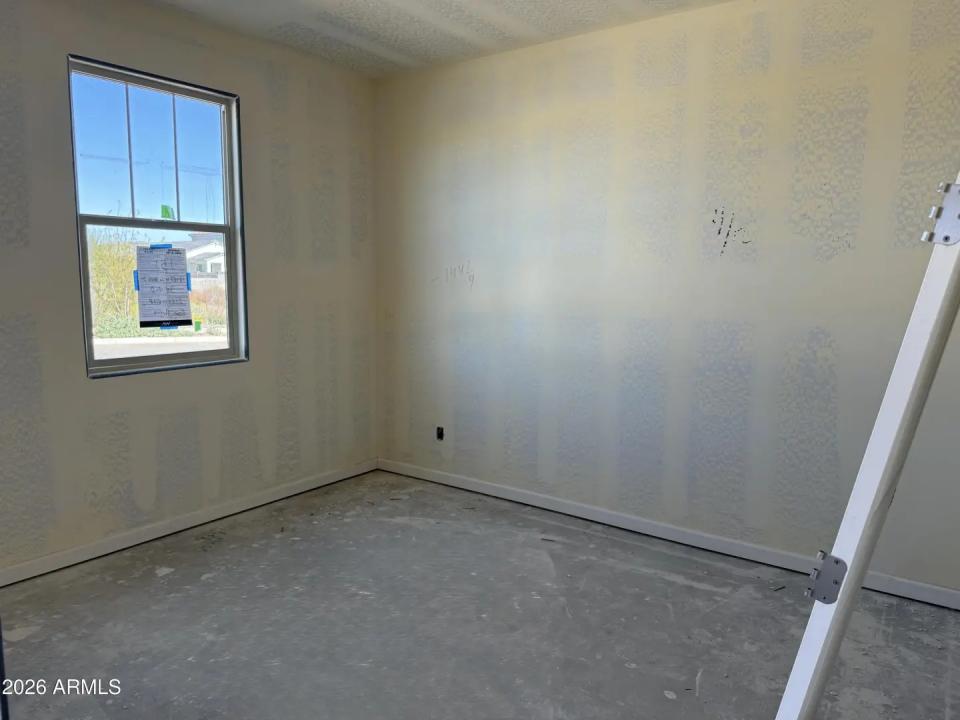 Real Estate Picture 6