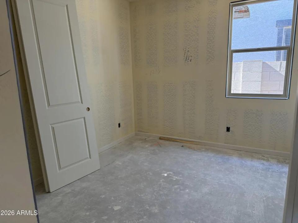 Real Estate Picture 7