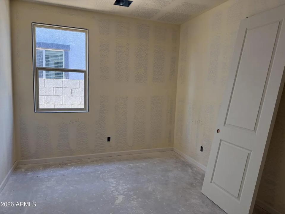 Real Estate Picture 8