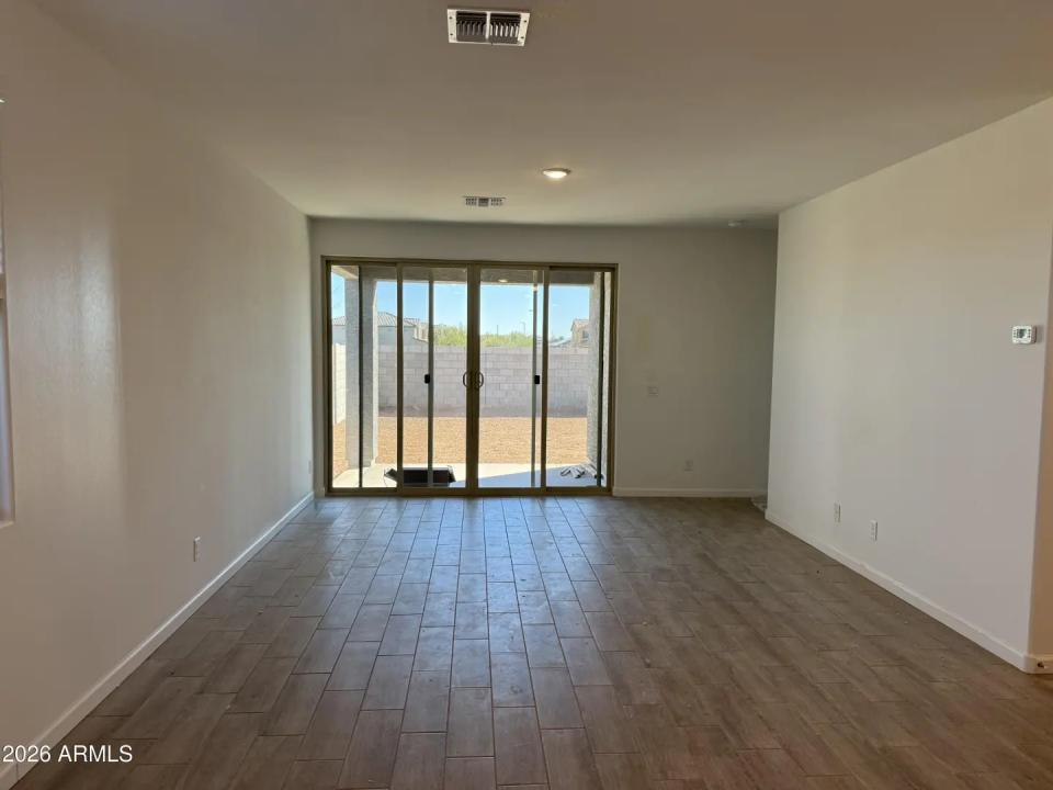 Real Estate Picture 7