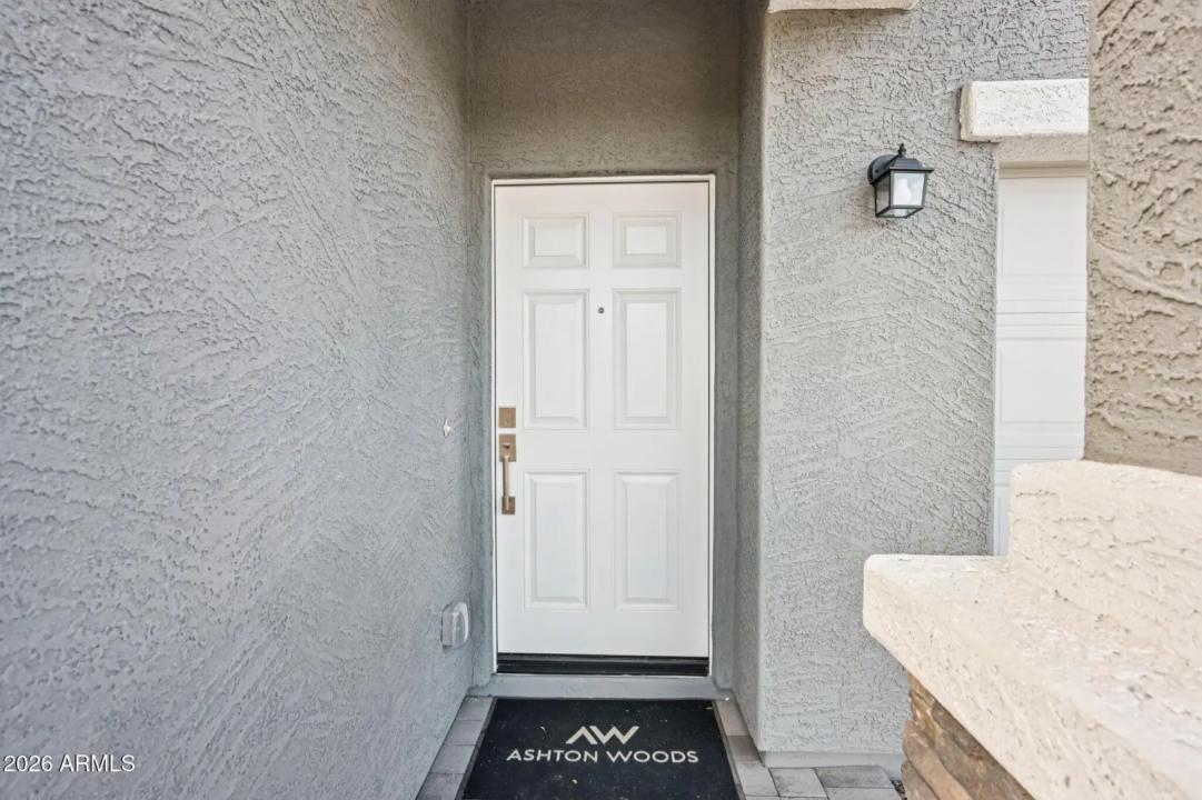 Real Estate Picture 4