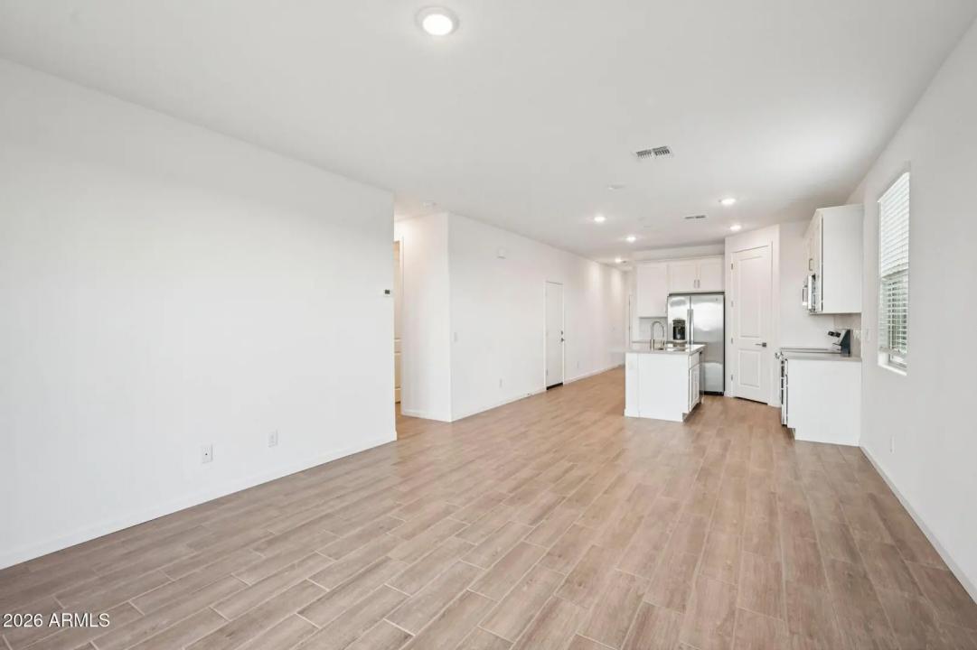 Real Estate Picture 5