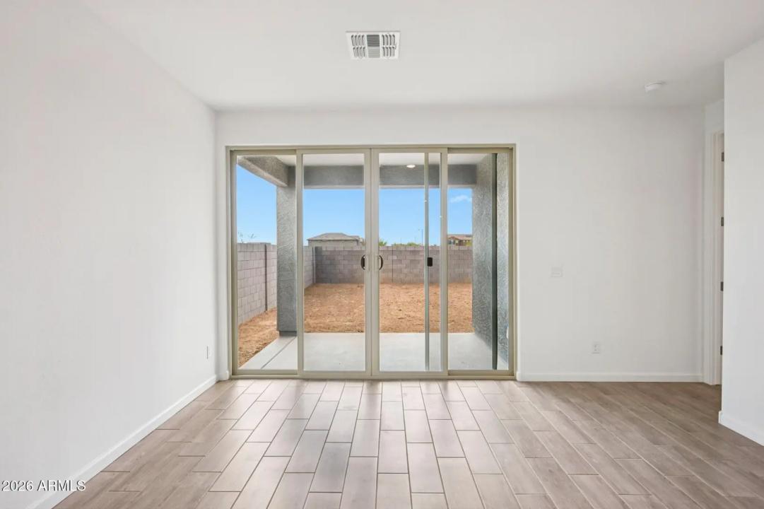 Real Estate Picture 7