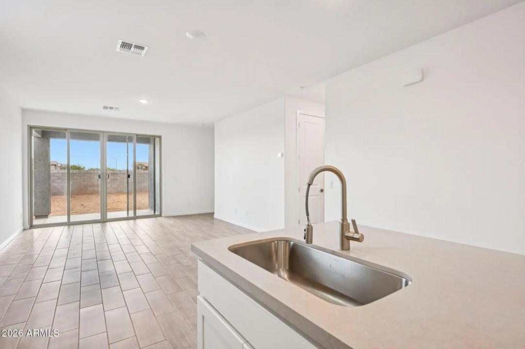 Real Estate Picture 8