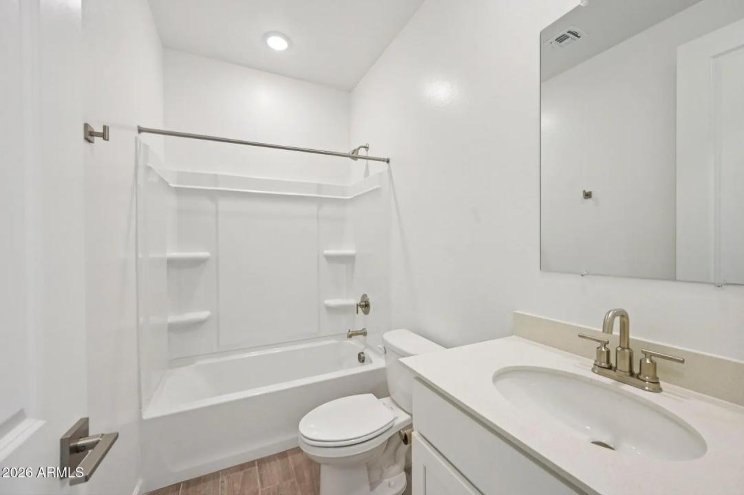 Real Estate Picture 15