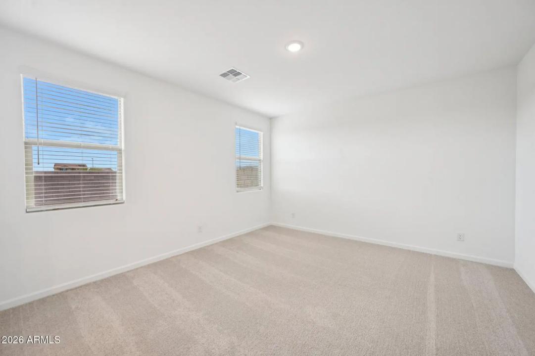 Real Estate Picture 24