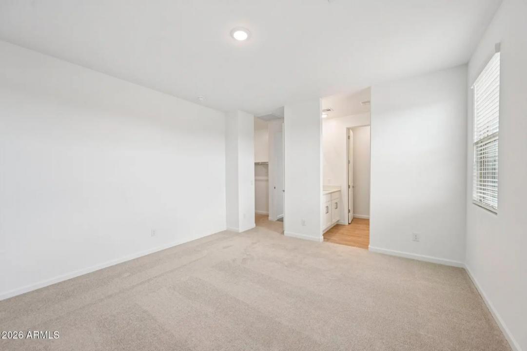 Real Estate Picture 26