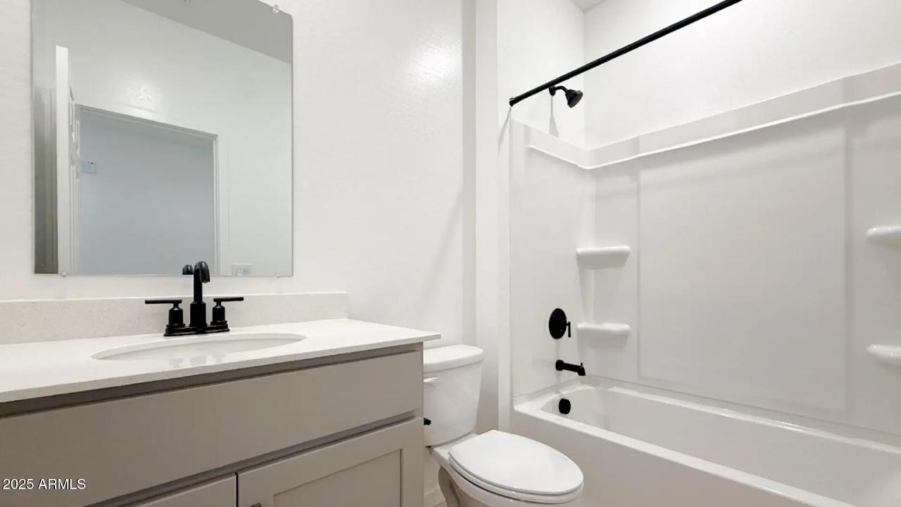 Real Estate Picture 6