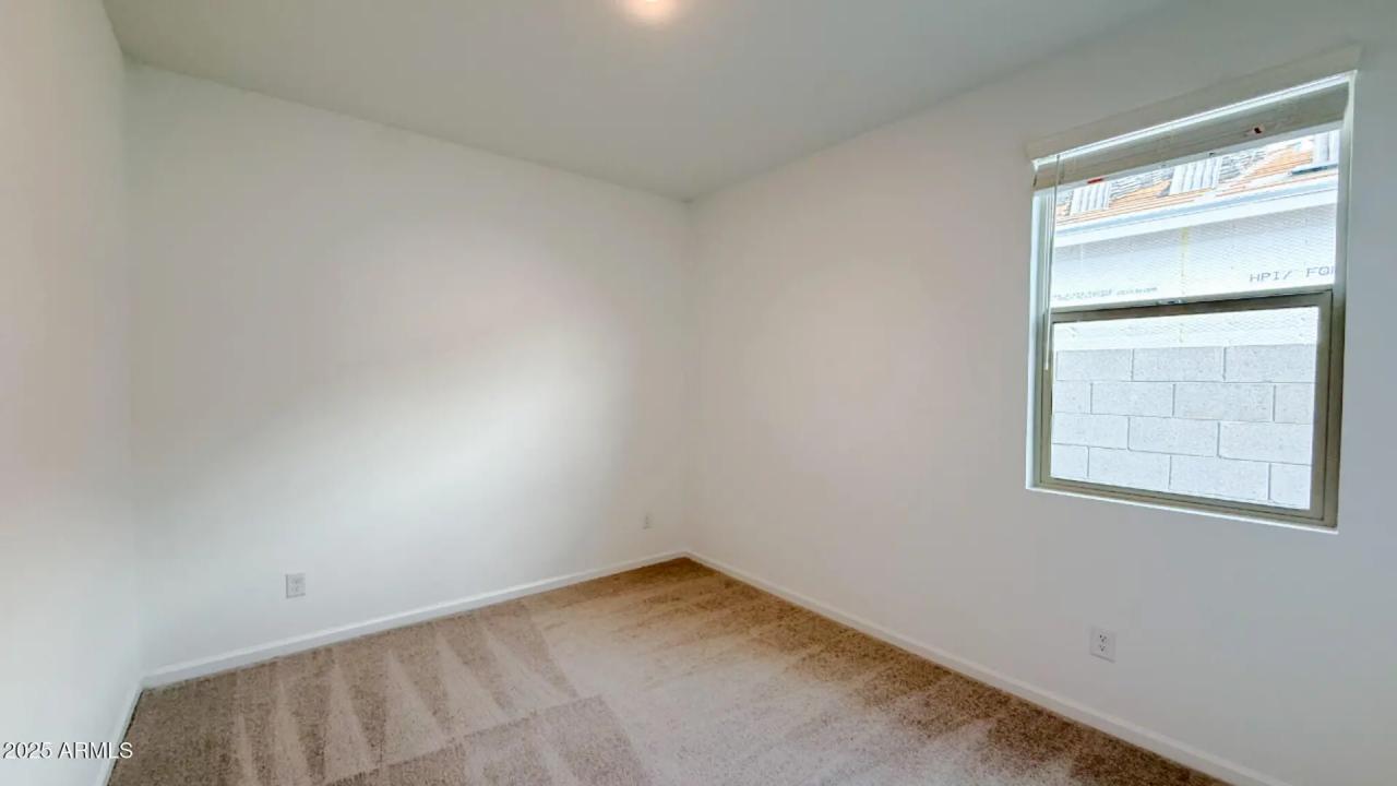 Real Estate Picture 7