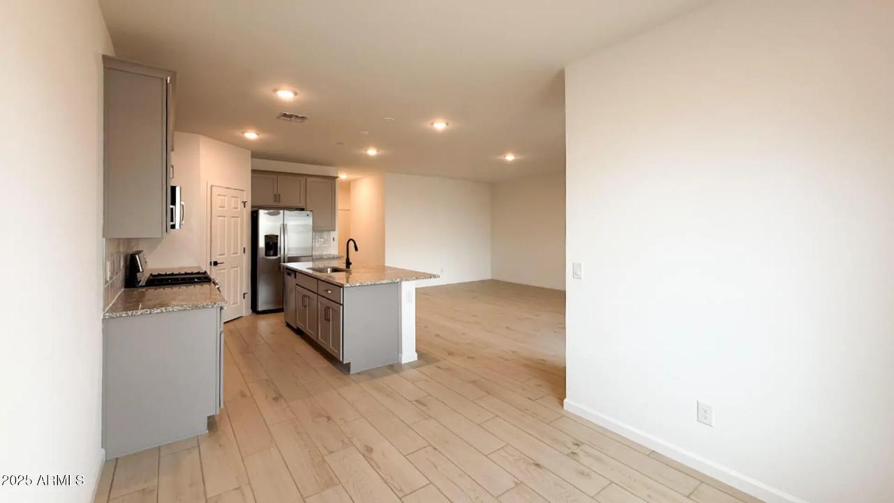 Real Estate Picture 10