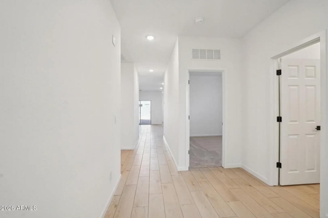 Real Estate Picture 4