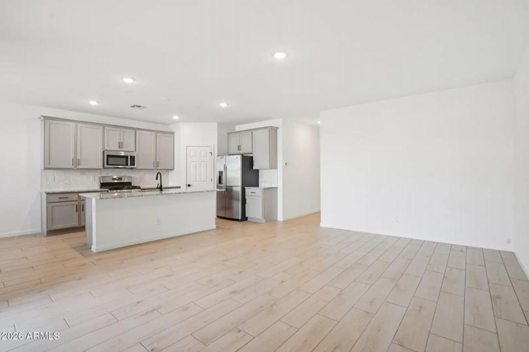 Real Estate Picture 8