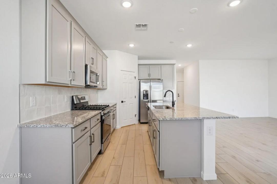 Real Estate Picture 13