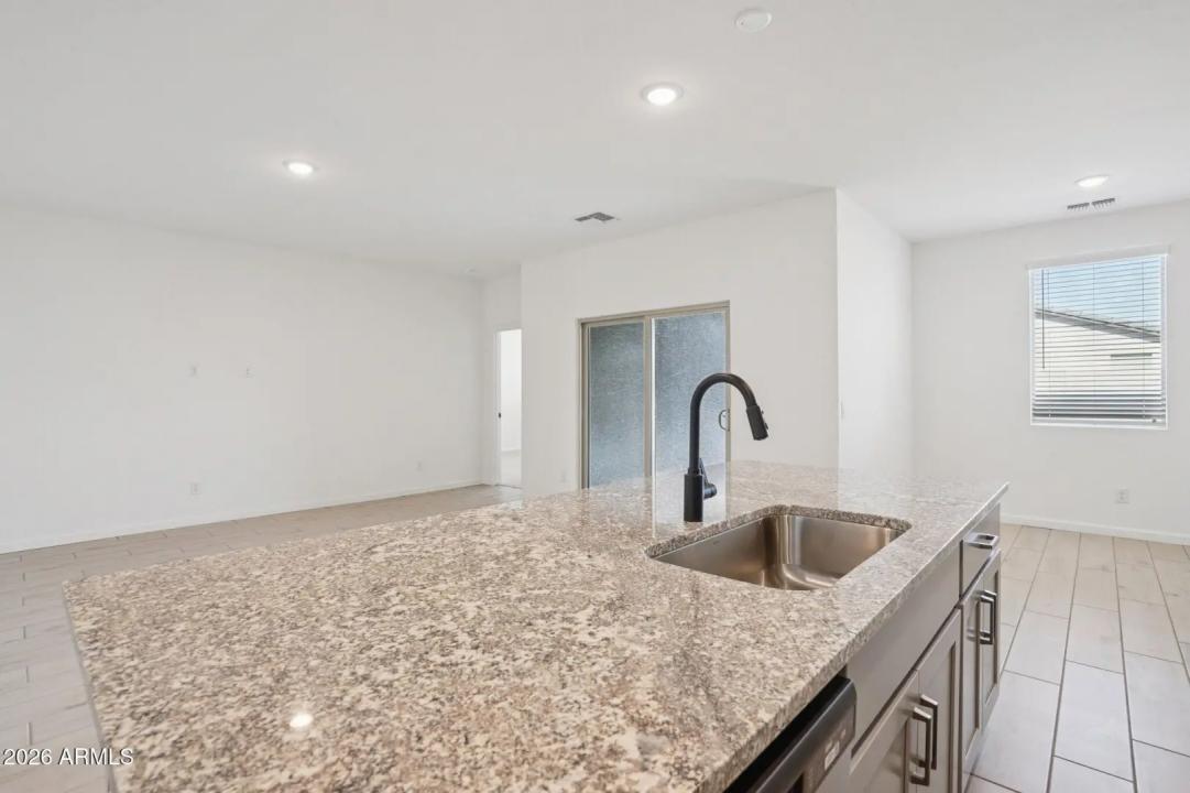 Real Estate Picture 14