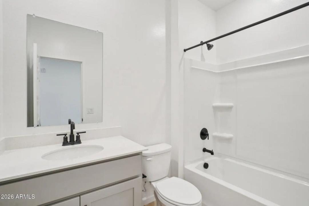 Real Estate Picture 17