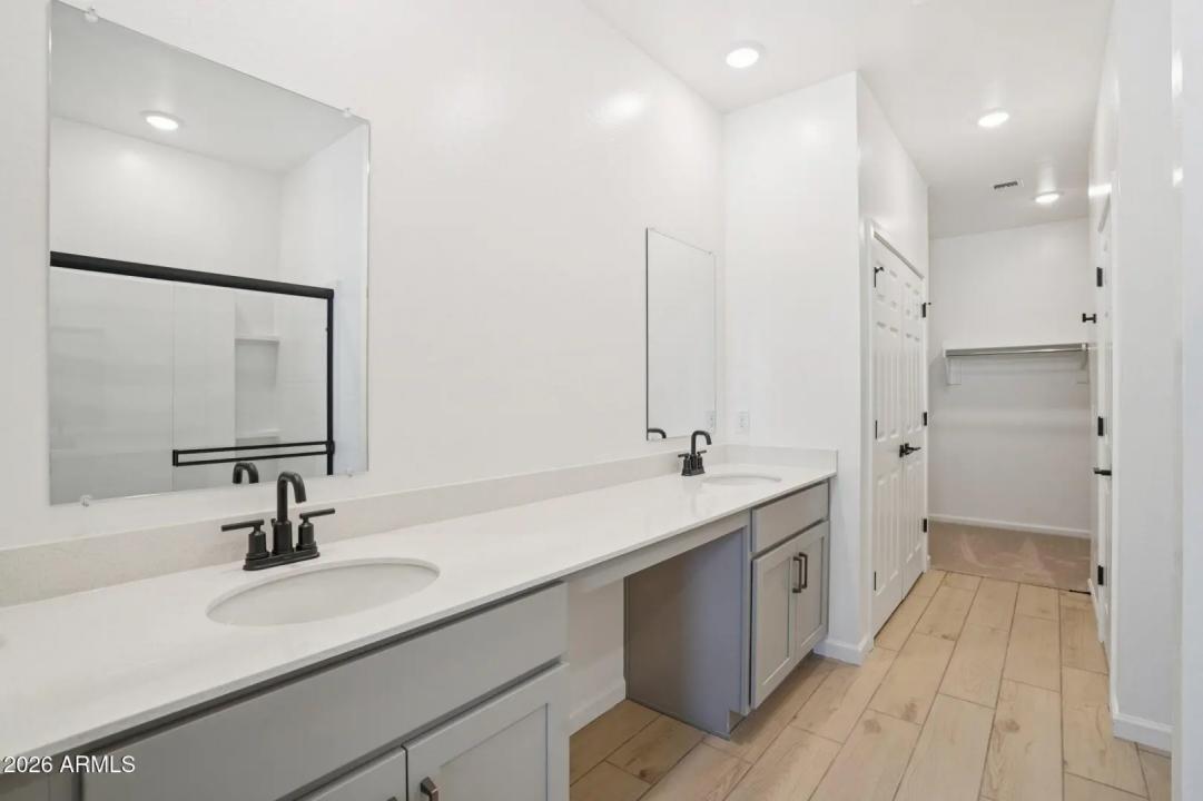 Real Estate Picture 28