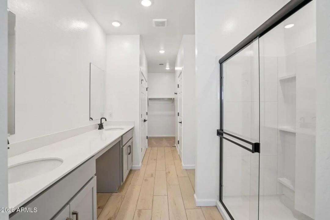 Real Estate Picture 29