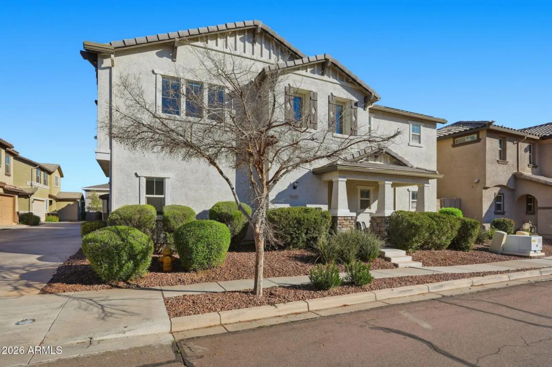 Real Estate Picture 11