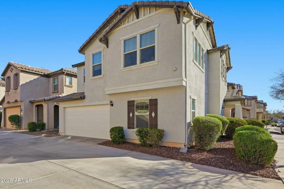 Real Estate Picture 12