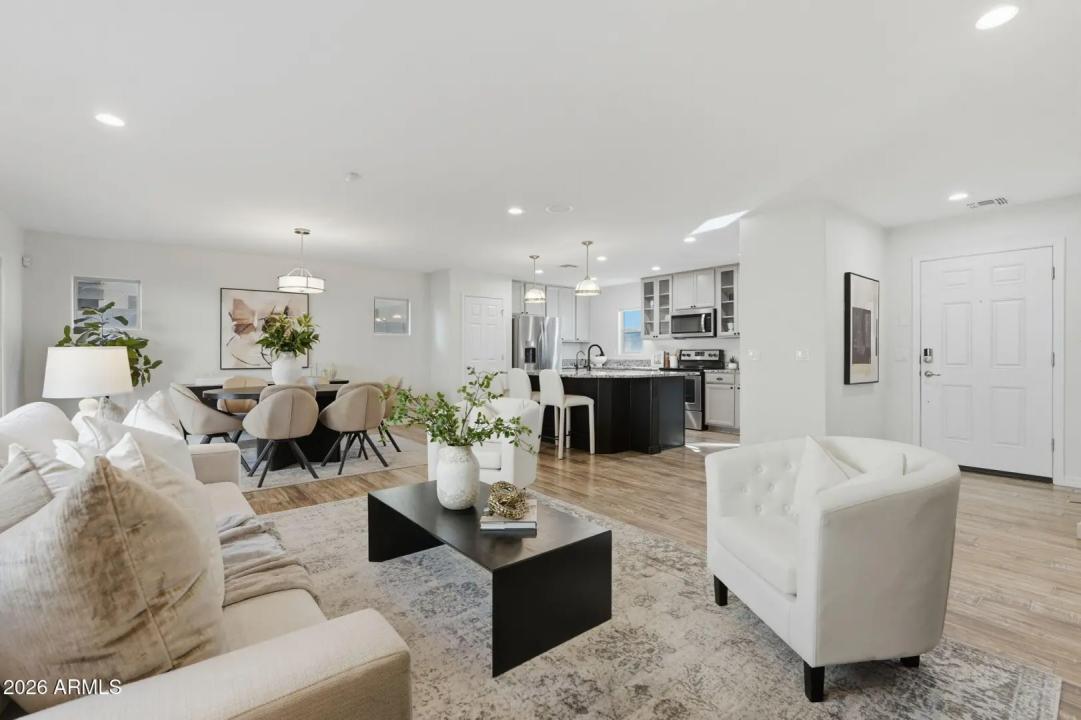 Real Estate Picture 18