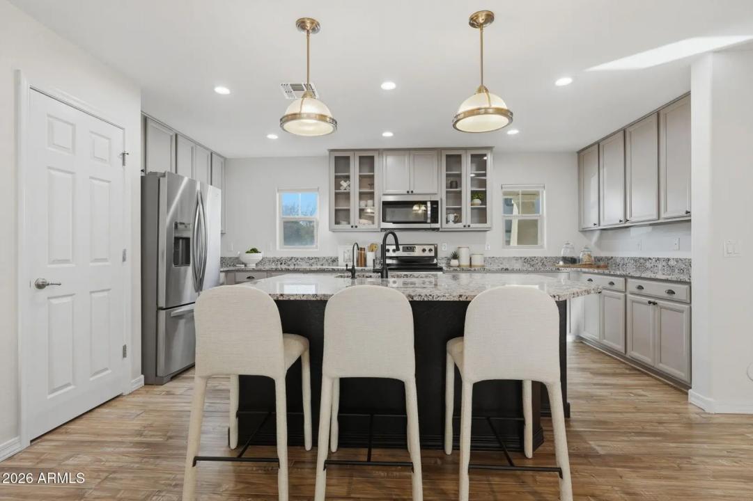 Real Estate Picture 22