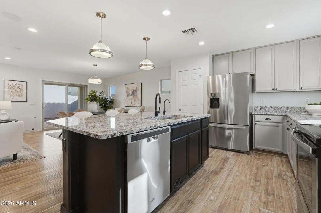 Real Estate Picture 25