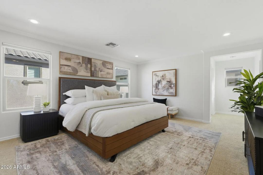 Real Estate Picture 4