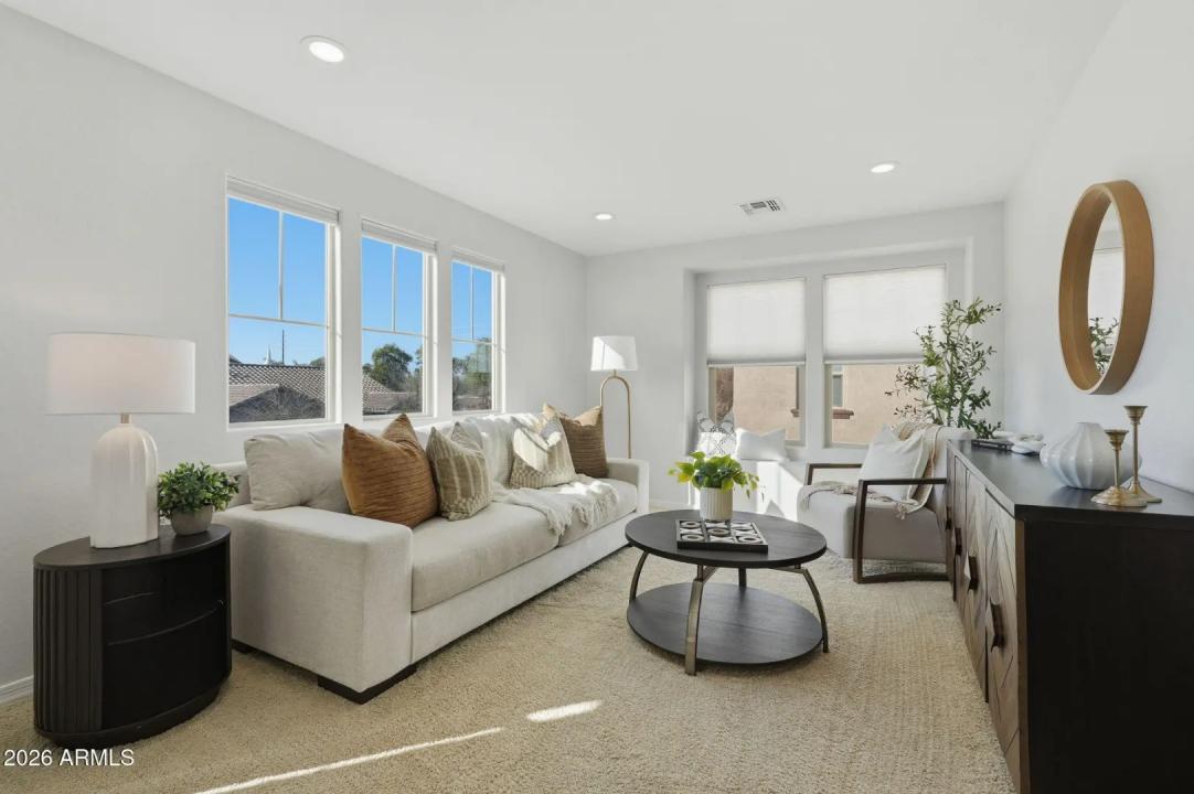 Real Estate Picture 5