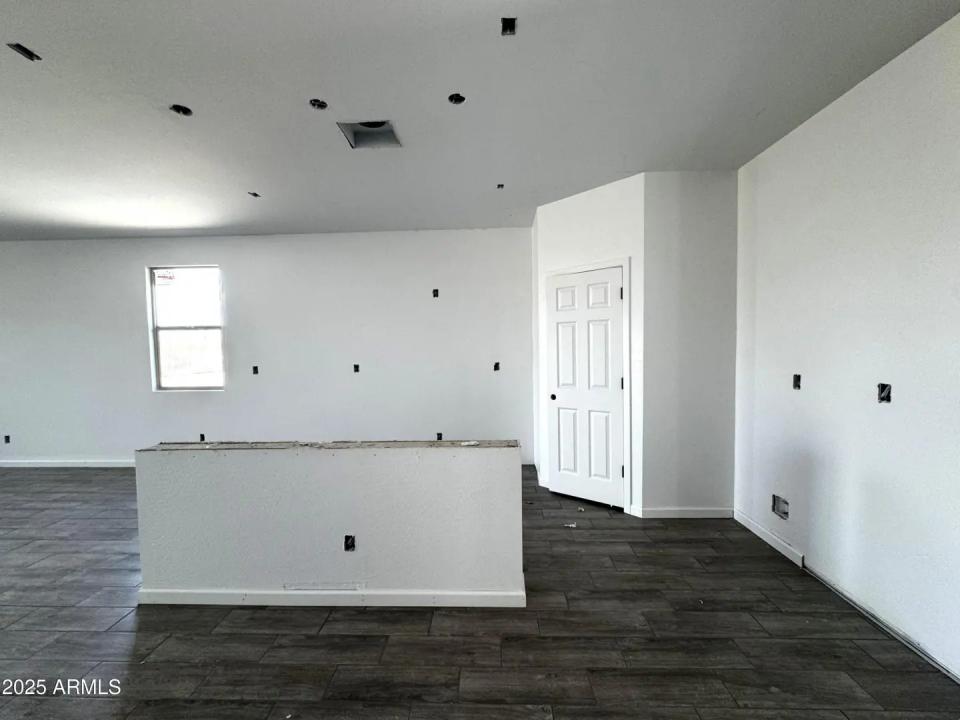 Real Estate Picture 7