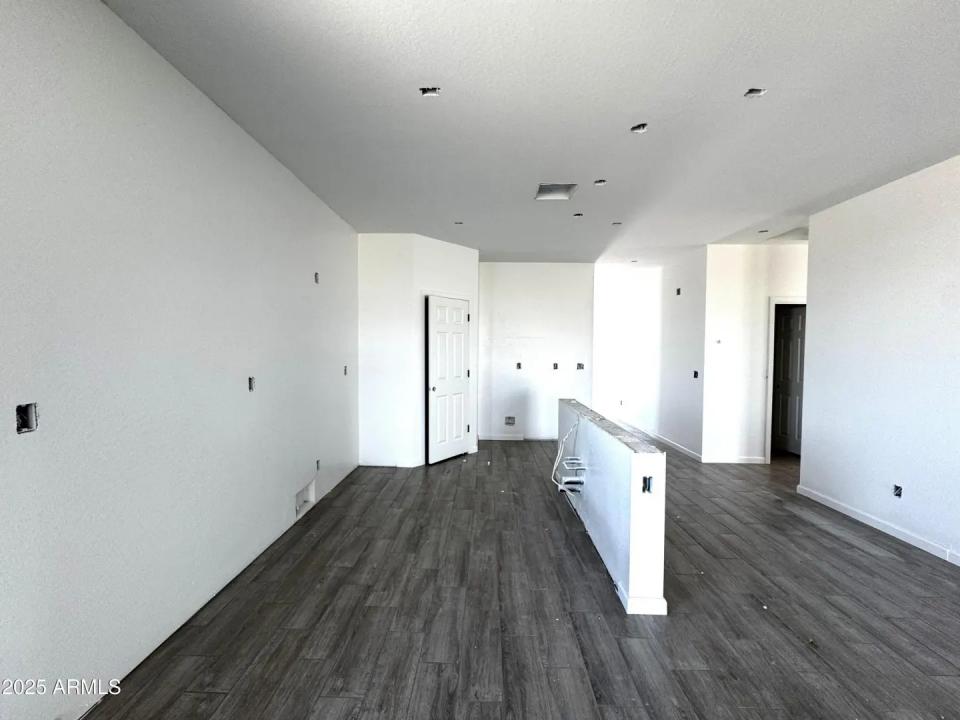 Real Estate Picture 9