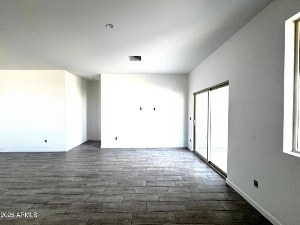 Real Estate Picture 12