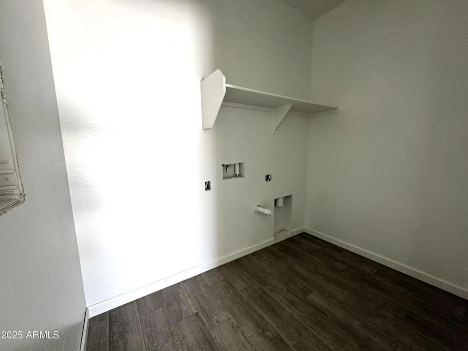 Real Estate Picture 15