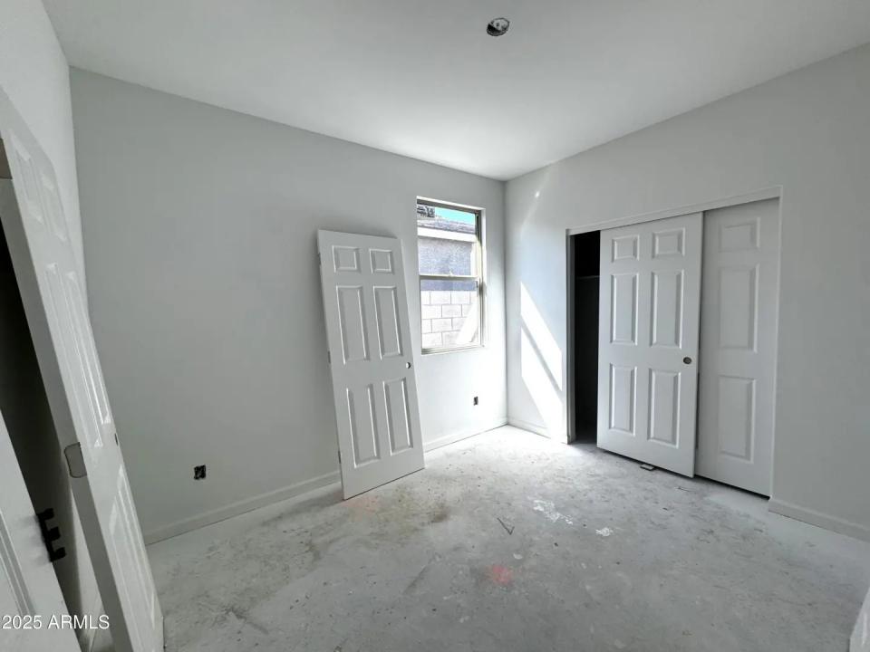 Real Estate Picture 16