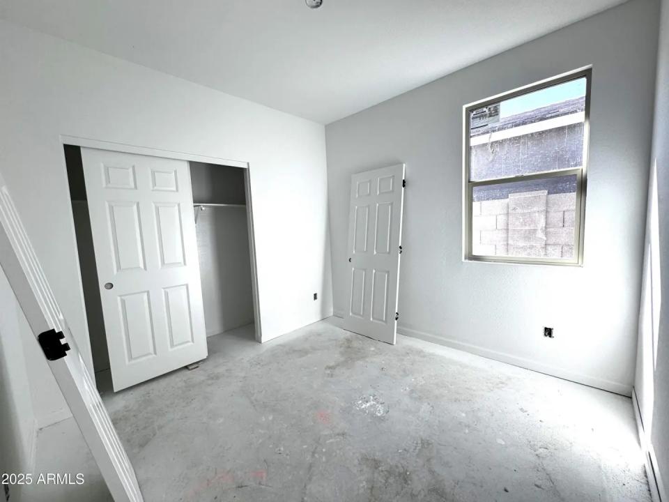 Real Estate Picture 17