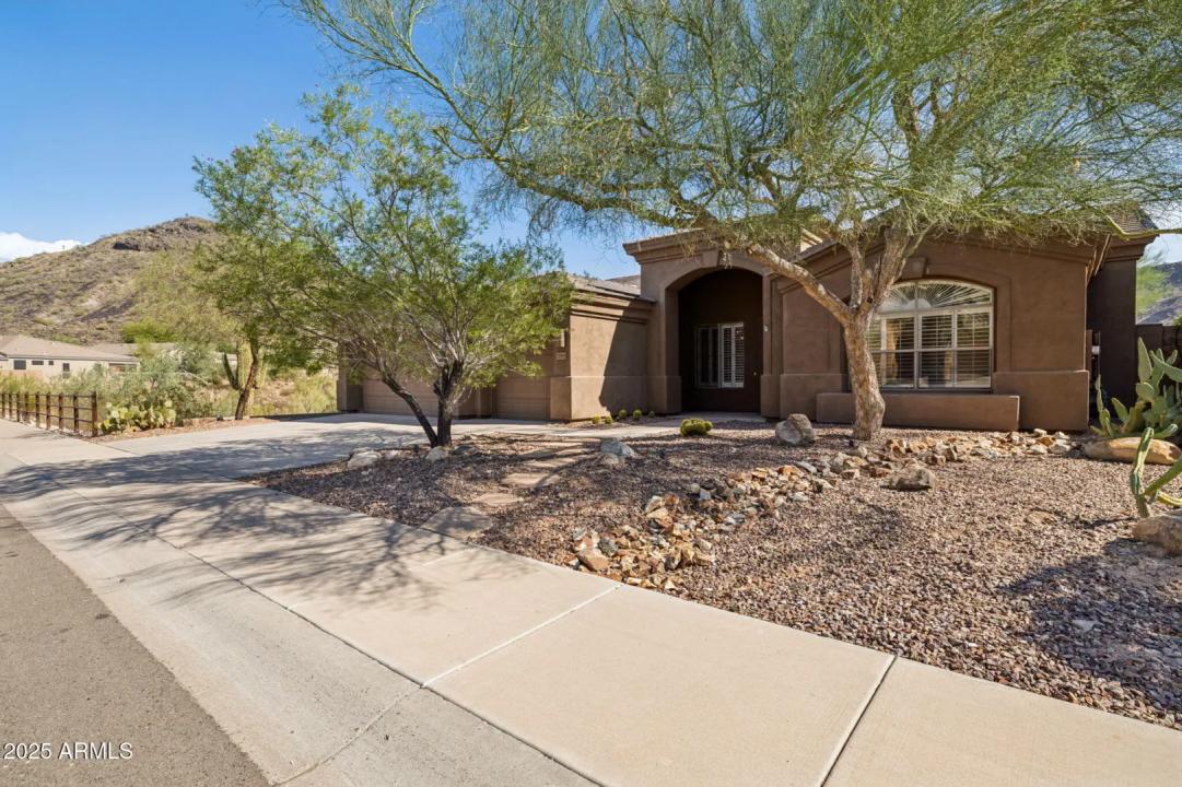 Real Estate Picture 3