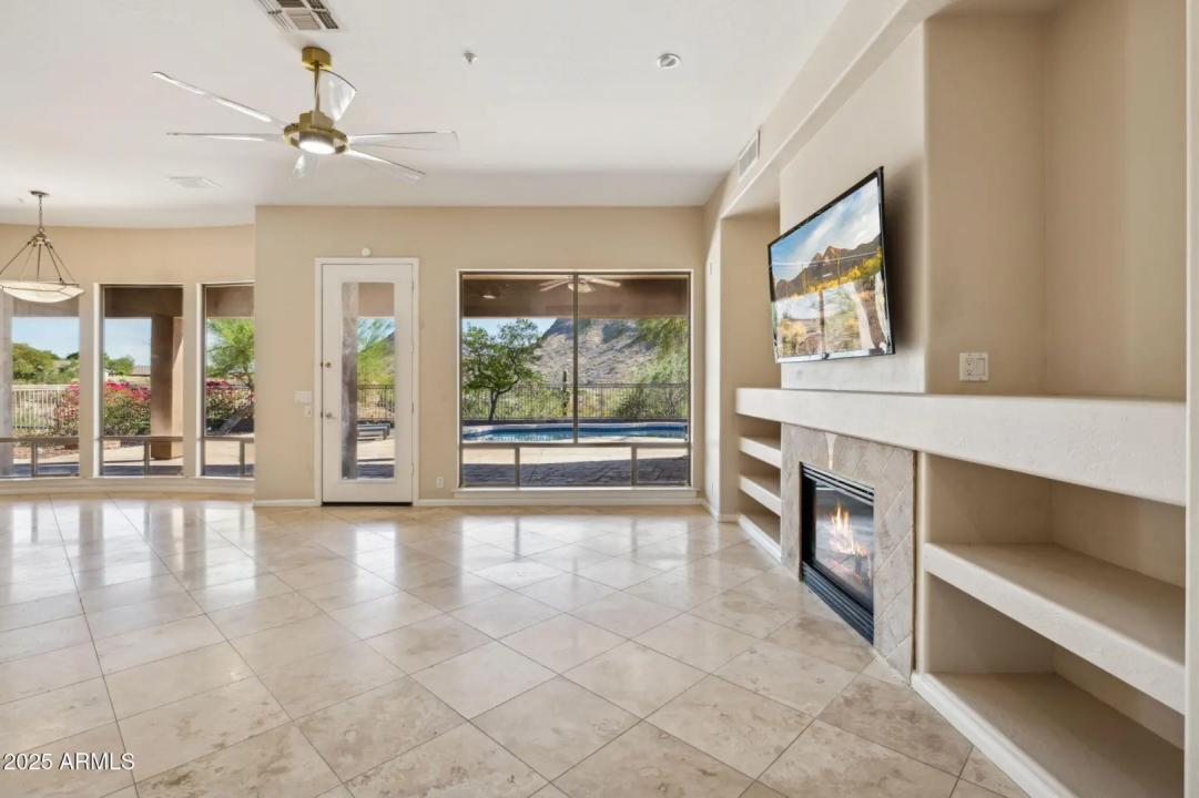 Real Estate Picture 12