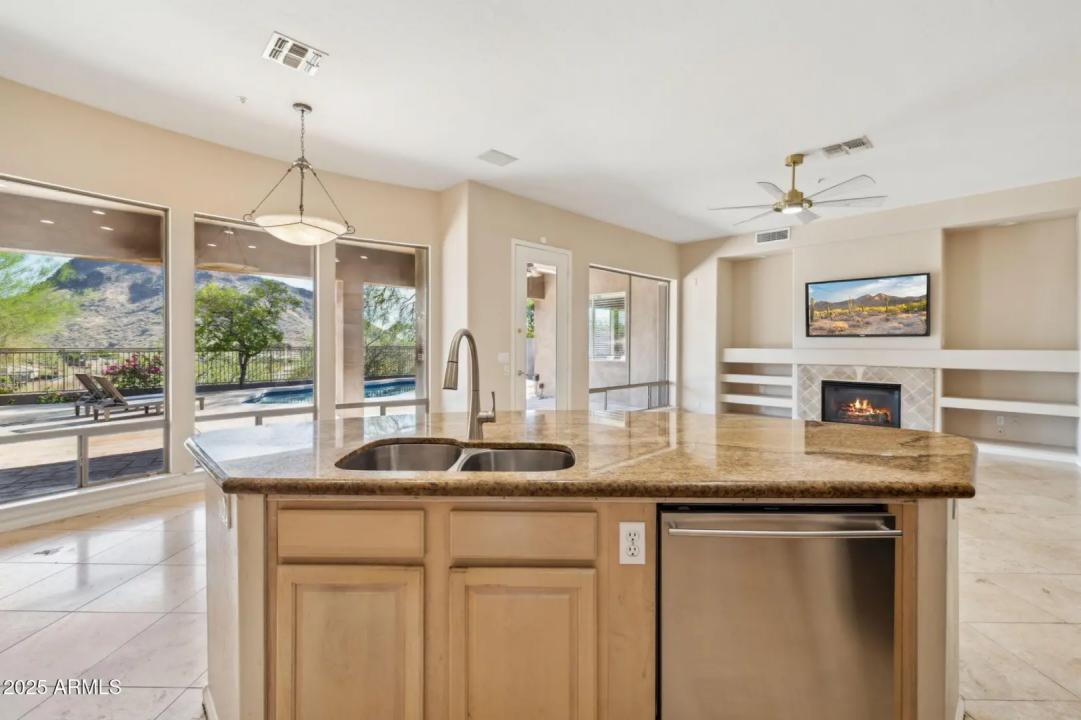 Real Estate Picture 14